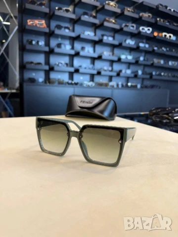 очила с черен обикновен калъф fendi prada versace chanel , снимка 13 - Слънчеви и диоптрични очила - 50924387