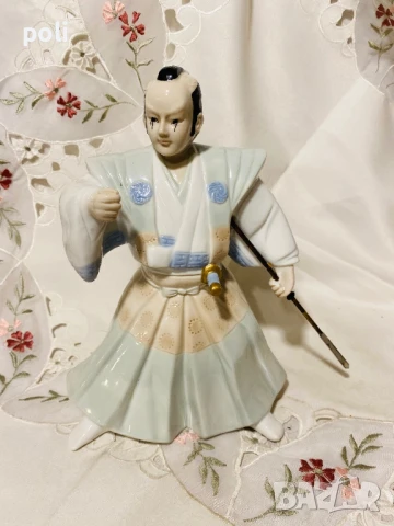 порцеланова статуетка самурай , снимка 1