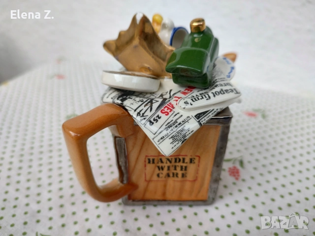 Малък ръчно изработен чайник Moving Day на Cardew Design, снимка 4 - Декорация за дома - 53571708