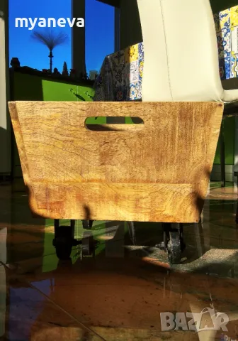 Vintage  шкаф от дъб с ръчно ковани колела , за играчки , вино , декорация . , снимка 16 - Декорация за дома - 48105691