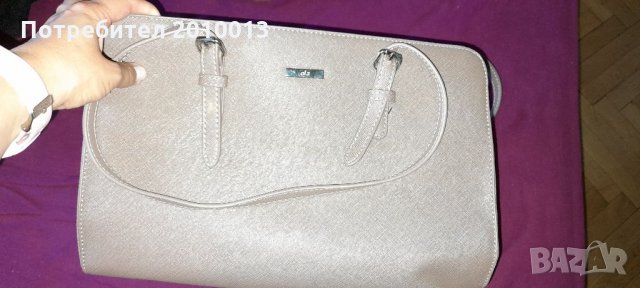 Дамски чанти различни размери 