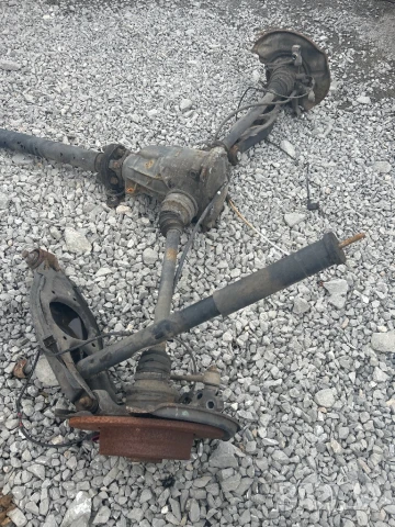 W203 мерцедес ц класа заден шенкел ляв и десен, снимка 2 - Части - 50485536