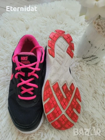 Оригинални маратонки NIKE , снимка 5 - Маратонки - 51429421
