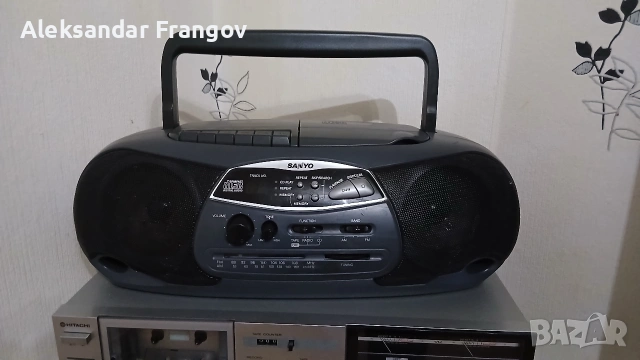 SANYO MCD - Z100F , снимка 2 - Радиокасетофони, транзистори - 53444806