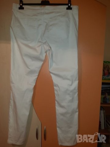 Бели летни дънки, оригинален модел на MOHITO, снимка 4 - Дънки - 27065859