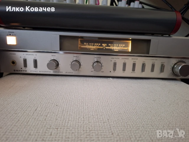 Продавам усилвател Sanyo, снимка 2 - Ресийвъри, усилватели, смесителни пултове - 50995907