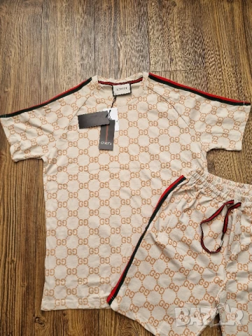 Мъжка екип къси панталони и тениска GUCCI
Размери М, L , XL , 2XL , снимка 4 - Спортни дрехи, екипи - 50661099