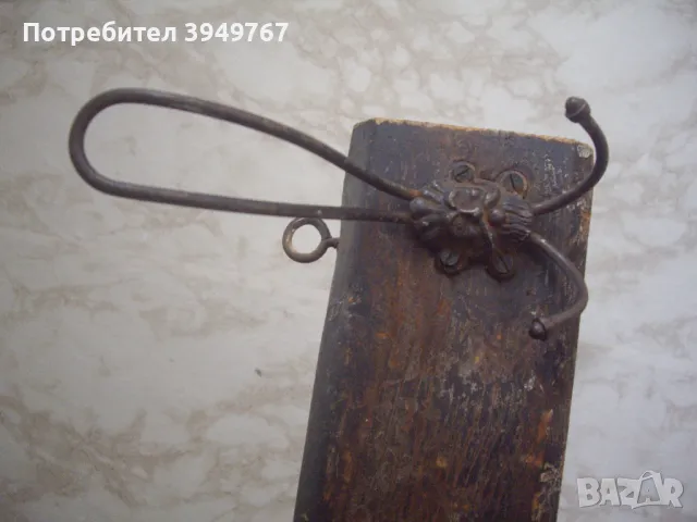 Много стара дървена закачалка., снимка 2 - Антикварни и старинни предмети - 49646444