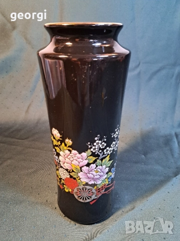 японска порцеланова ваза с флорални мотиви и позлата 27/2