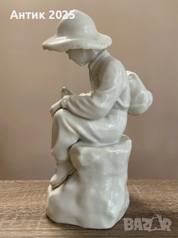 Порцеланова статуетка „Млад геолог“, снимка 3 - Антикварни и старинни предмети - 52409082