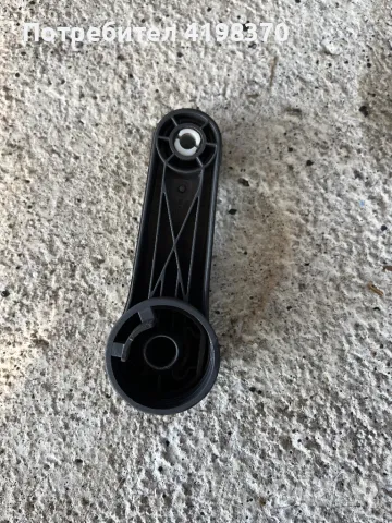 Оригинална дръжка стъкло Фолксваген Голф 5 VW Golf, снимка 2 - Части - 47587181