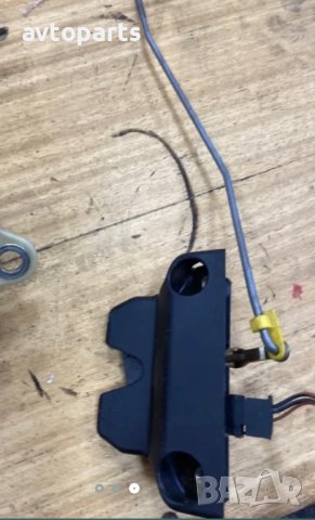 Renault laguna 1998година хечбег брава багажник, снимка 2 - Части - 40459952