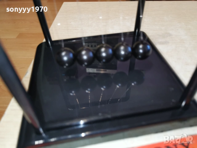 Люлката на Нютон-BLACK 18Х18Х15СМ 1501261032, снимка 9 - Колекции - 53105981