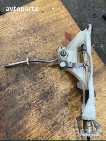Toyota avensis verso 2005година 2.0d4d 5 скорости Скоростен лост с жила, снимка 7 - Части - 40559583