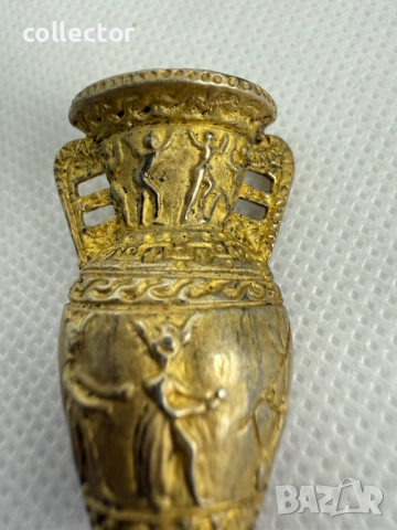 Сребърна брошка във формата на амфора / урна. №7594, снимка 2 - Колиета, медальони, синджири - 52318810