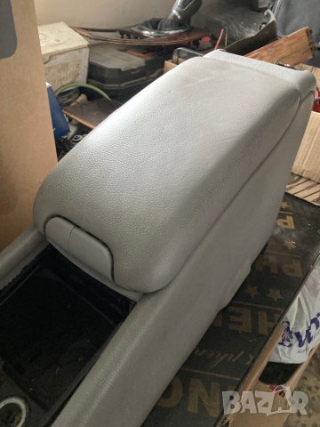 Барче / Подлакътник за Мерцедес Бенц Ц класа W203 СИВО
