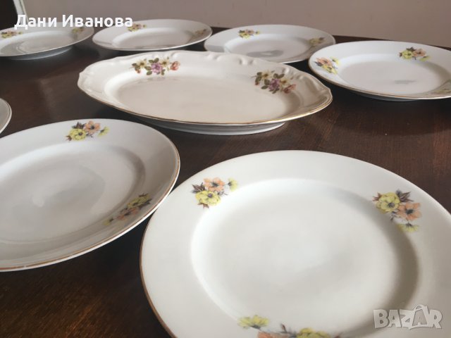 Сервиз 11 порцеланови чинии - 10 за основно ястие и една голяма елипса, снимка 2 - Чинии - 40377253