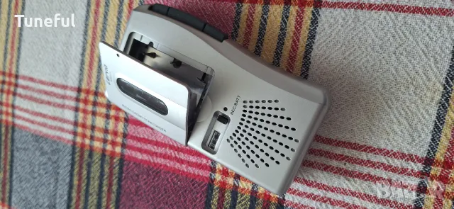 Аналогов диктофон Lervia KH4111, снимка 3 - Радиокасетофони, транзистори - 48691639