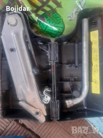 Комплект ,крик с ключ