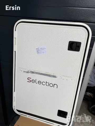 Оригинална багажна врата за Каравана Fendt (На средната част се слага лайсна) Цена 650.00 лева, снимка 6 - Къмпинг мебели - 48450313