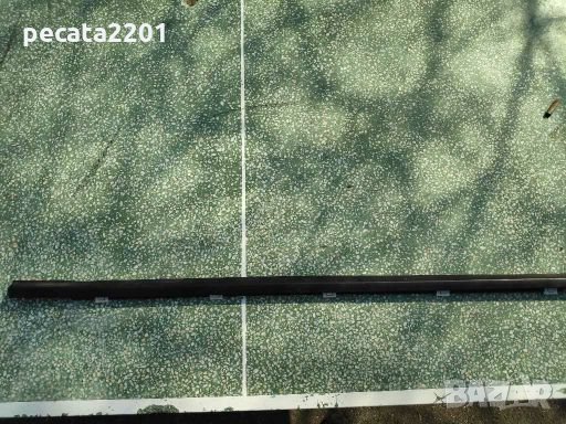 Продавам - водобранна лайсна за предна дясна врата Киа Сийд