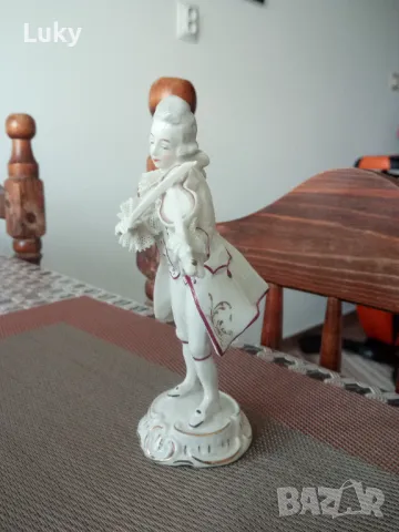 Прекрасна статуетка-Порцелан., снимка 5 - Статуетки - 50228595