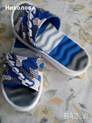 Два чифта чехлички за момче.