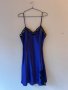 Сатенена рокля с дантела в тъмно лилав цвят 💜, снимка 1 - Рокли - 43970692