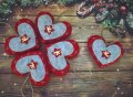 Коледна декорация сърце / Коледни играчки сърце за елха от филц ръчна изработка , снимка 1 - Декорация за дома - 34406124