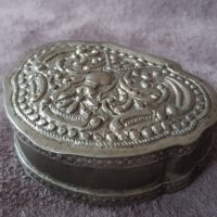 Стара българска възрожденска сребърна кутийка за емфие 19век, снимка 7 - Антикварни и старинни предмети - 33066769