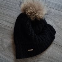 Дамска зимна черна шапка с естествен косъм на GROPPA, снимка 1 - Шапки - 43943022