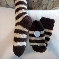 Ръчно плетени чорапи от вълна размер 38, снимка 2 - Дамски чорапи - 39723855