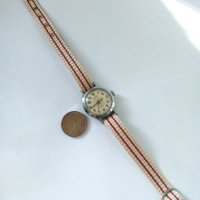 Дамски механичен часовник Заря, снимка 1 - Антикварни и старинни предмети - 43058948