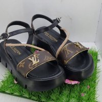 Последни чифтове! Louis Vuitton дамски сандали реплика, снимка 4 - Сандали - 36899000