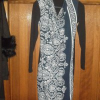 Стилна строго елегантна рокля в черно,бяло и синьо с дълъг ръкав-флорални мотиви в синьо и бяло отпр, снимка 1 - Рокли - 26559210