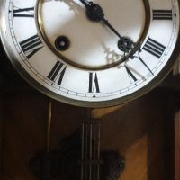 Стенен механичен часовник, снимка 2 - Антикварни и старинни предмети - 43099270