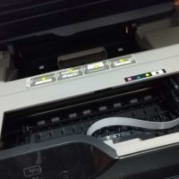 Принтер HP Deskjet Ink Advantage 3525 , снимка 3 - Принтери, копири, скенери - 43202099