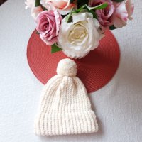 Дамска зимна шапка , снимка 1 - Шапки - 38640429
