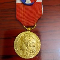 Френски медали-Сребърни със позлата, снимка 4 - Други ценни предмети - 40074515