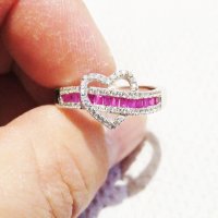 Дамски сребърен пръстен - Нежен красив сребърен пръстен със сърце цялото в камъни - дарете любов, снимка 1 - Пръстени - 32467315