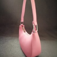 Малка дамска кожена чанта за рамо в розов цвят, снимка 6 - Чанти - 43733574