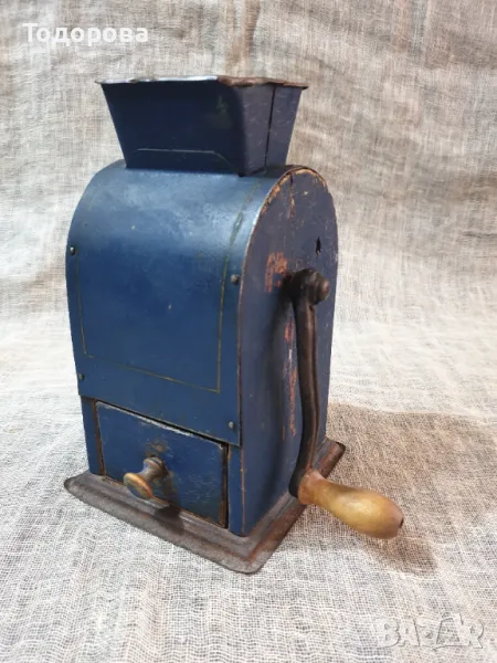 Антична кафемелачка от 1900-та година., снимка 1