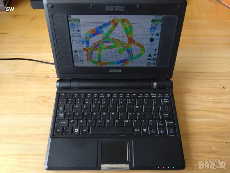лаптоп/нетбук Asus eeePC 701 /4gb , 2gb ram + 16gb sd-карта, снимка 1
