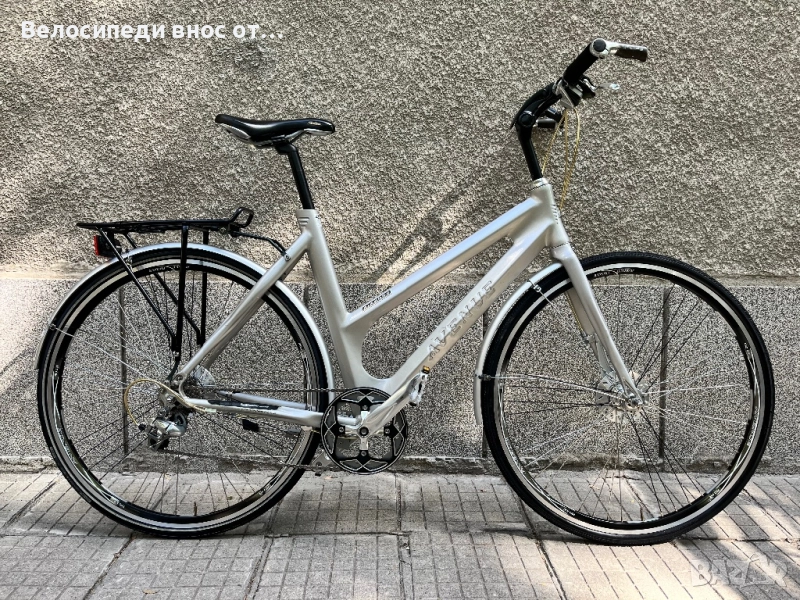 Алуминиев велосипед Avenue 28 цола 8 скорости много лека рамка и запазено внос от Австрия , снимка 1