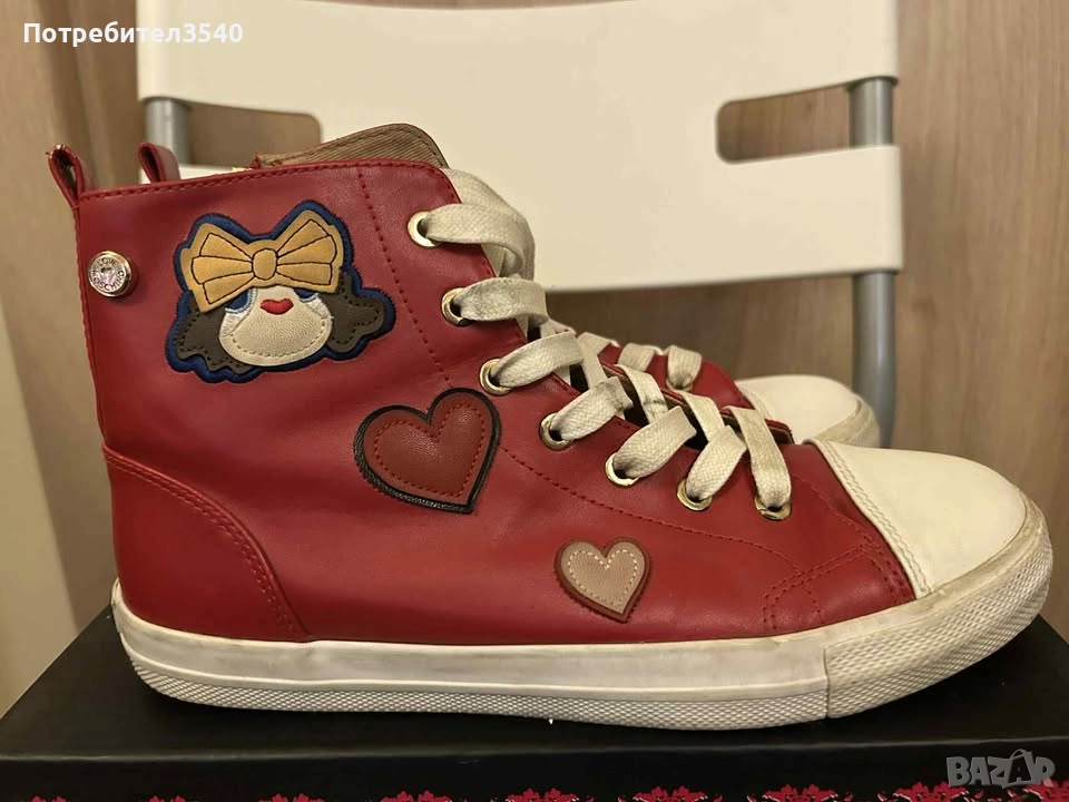 Червени дамски кецове Moschino, снимка 1