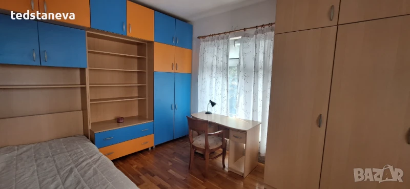 Тристаен под наем Център, целогодишно, снимка 1