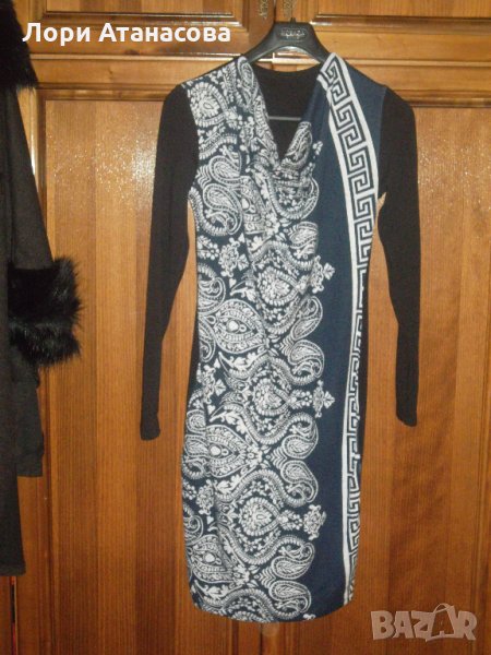 Стилна строго елегантна рокля в черно,бяло и синьо с дълъг ръкав-флорални мотиви в синьо и бяло отпр, снимка 1