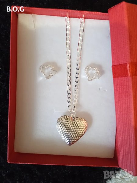 Нов, сребърен комплект със сърца. В кутия за подарък., снимка 1