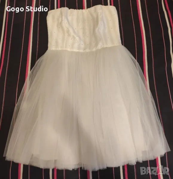 бяла рокля с тюл , снимка 1