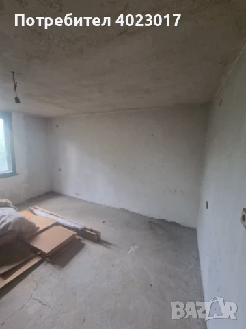 Масивна триетажна вилна къща  в село Ковачевци, област Перник., снимка 4 - Къщи - 50717301